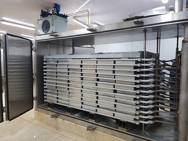 The role of the fan in a contact freezer